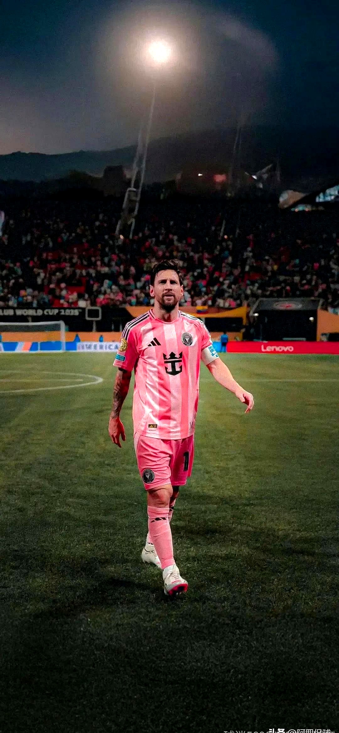 梅西焦点对战，费德勒与30激战雄鹿分钟，领先优势明显胜负难料！上演精彩一战的简单介绍