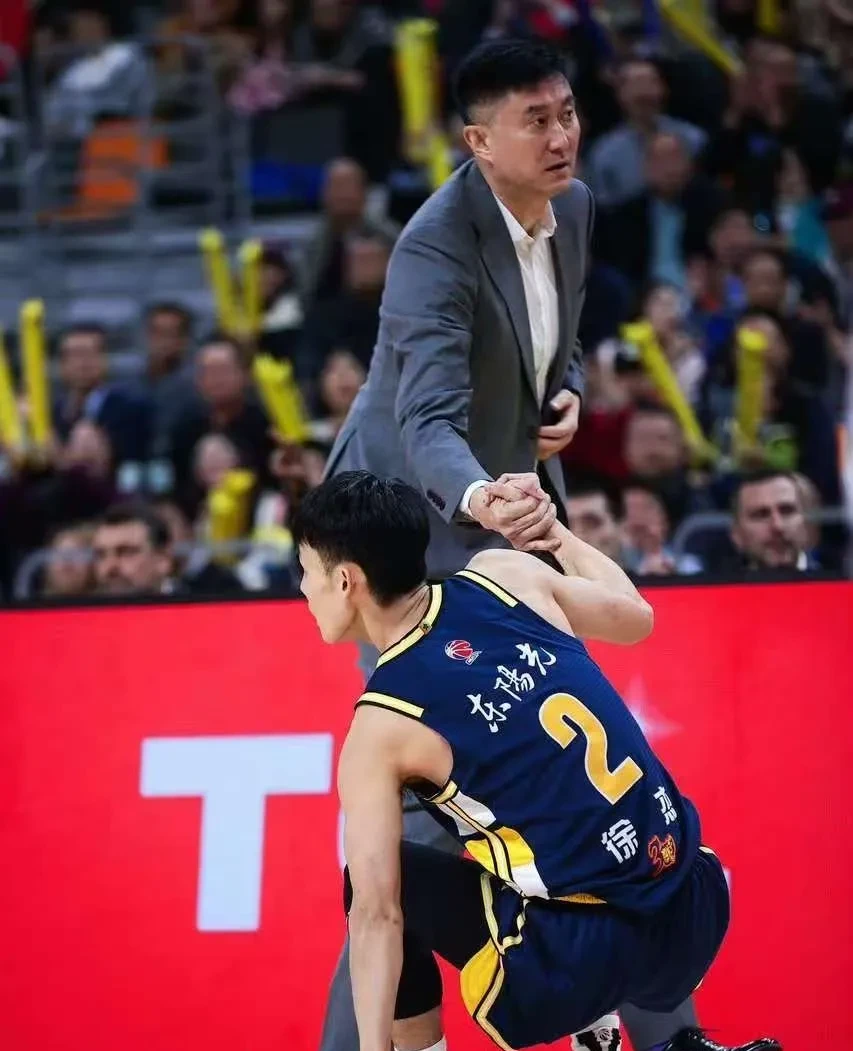 关于广东宏远发布备战花絮，今晨再遭质疑，NBA总决赛任务艰巨，训练强度明显提升的信息