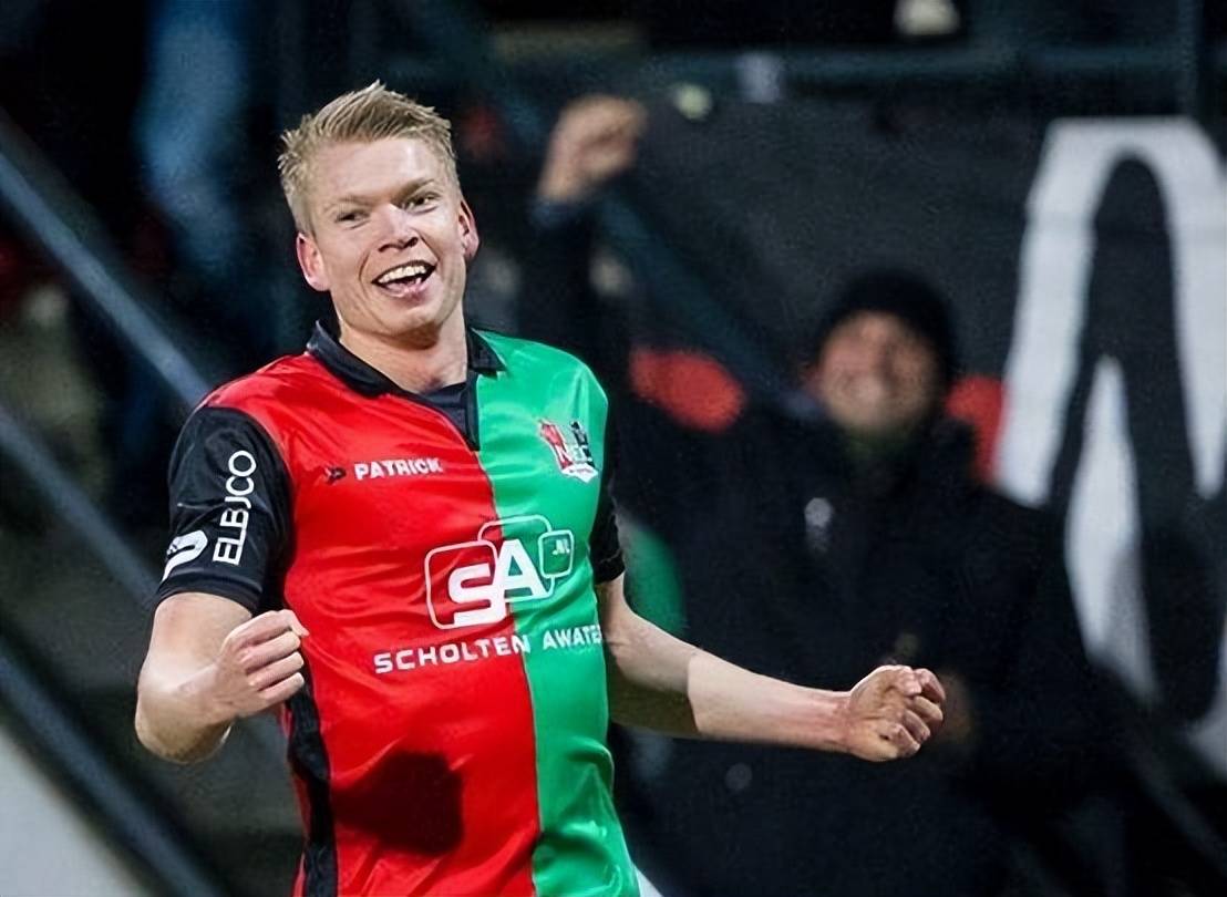 包含荷甲赛程吃紧；金州勇士转会期复出首秀；底气十足；控场能力受关注的词条